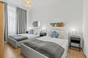 Spacious 2 Bedroom I 2 Minutes to Metro and Train Station